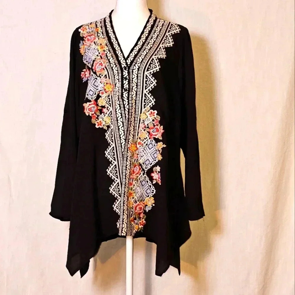 Apryl Sky Floral Roll Tab Sleeve,Sharkbite Hem Bohemian Top Sz Lg